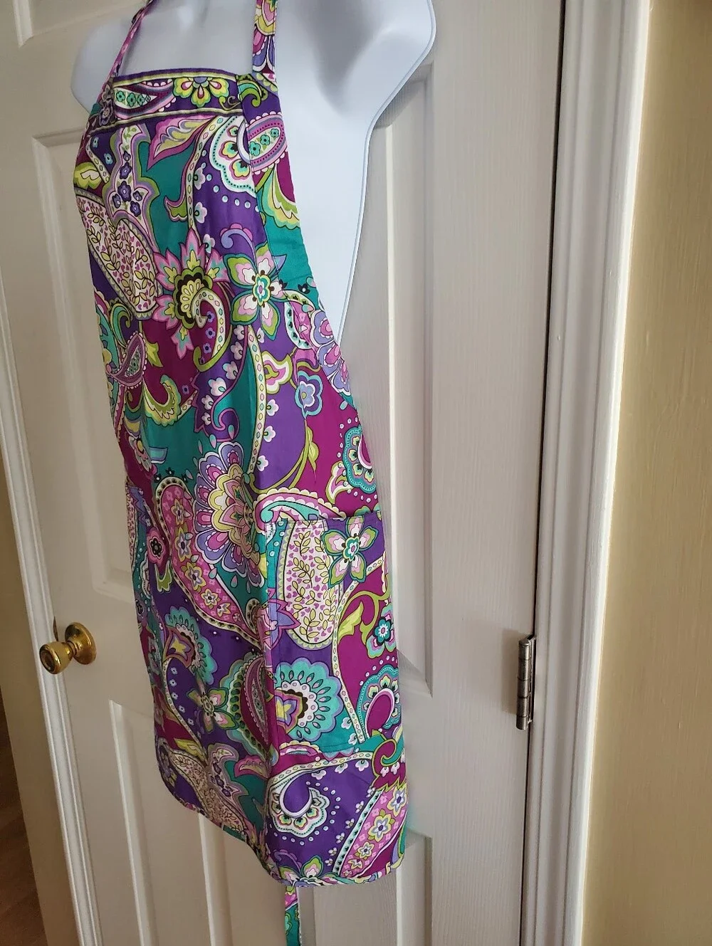Vera Bradley cotton apron in the retired Heather paisley pattern